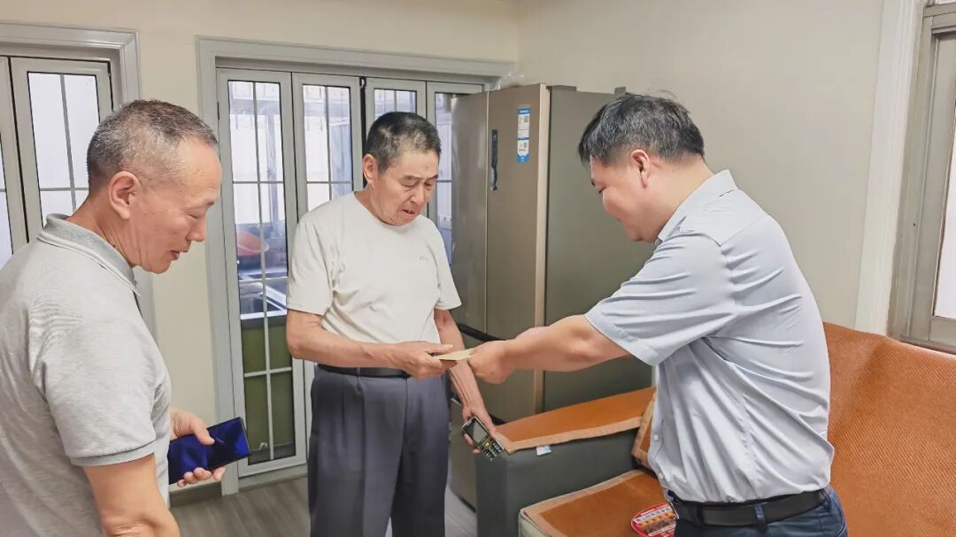 一场座谈会、一次军营行、一户户走访——兴仪集团这样致敬"八一" 3